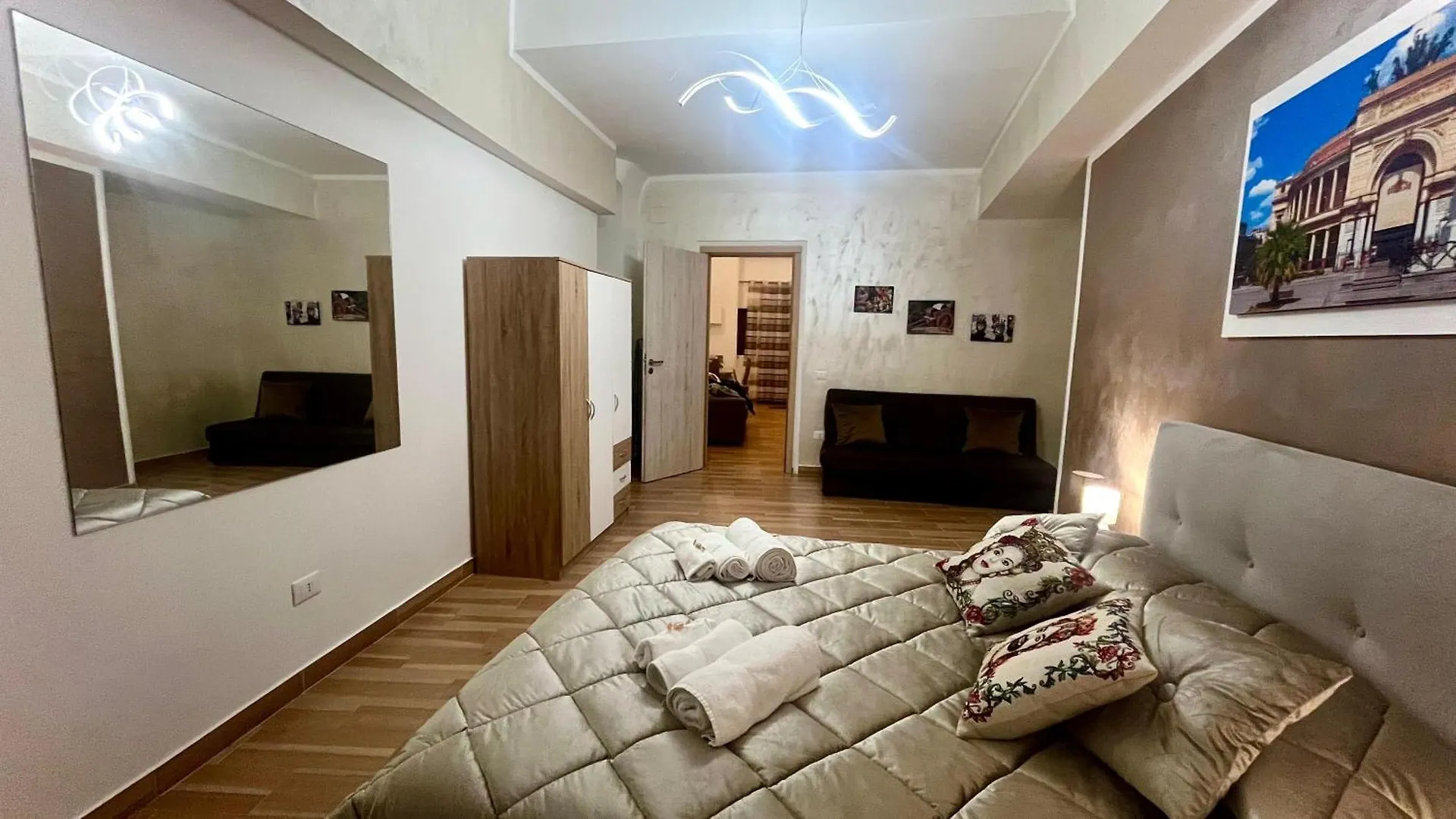 Monteleone Centro Apartment Palermo Italy