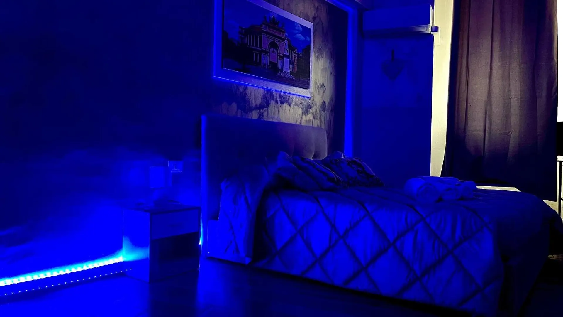 Monteleone Centro Apartment contacts
