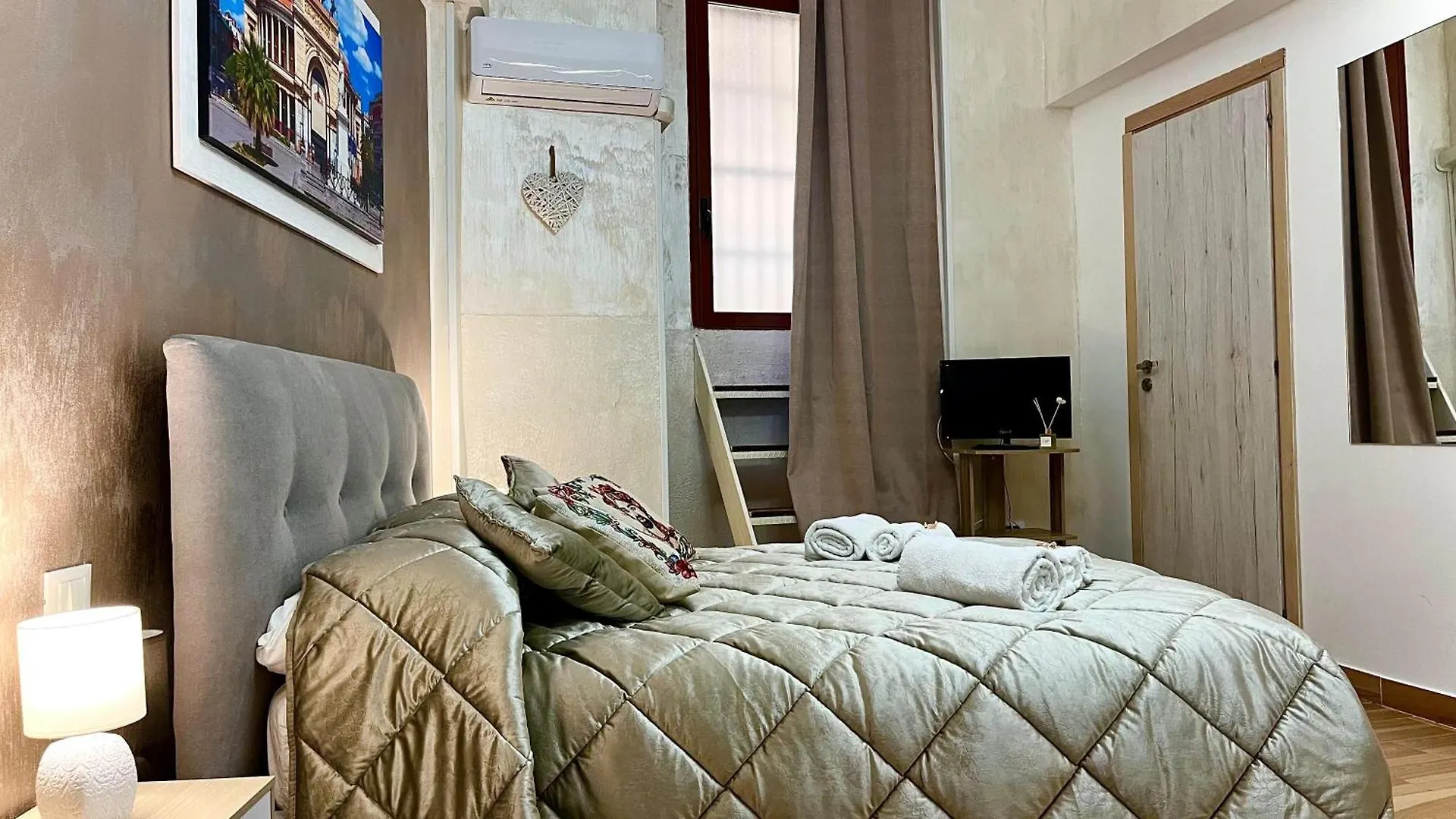 Monteleone Centro Apartment Palermo Italia